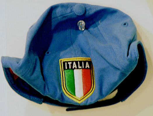 UNKNOWN. Cloth hat with Italia patch.